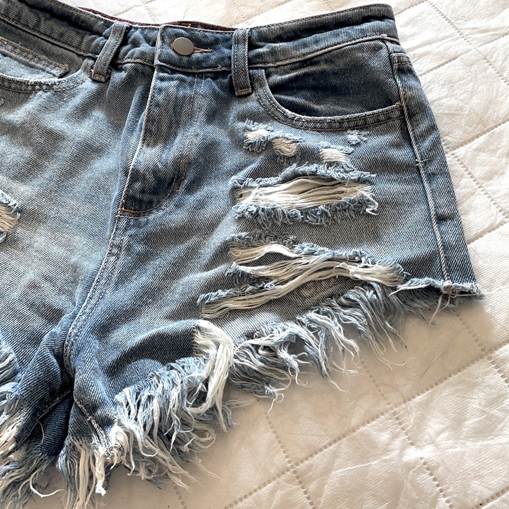 Super-Flattering Fashion Nova HR distress shorts - Picture 2 of 10